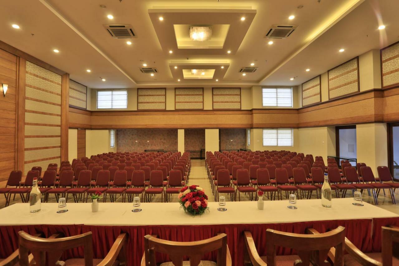 Sterling Thekkady Hotel Екстериор снимка